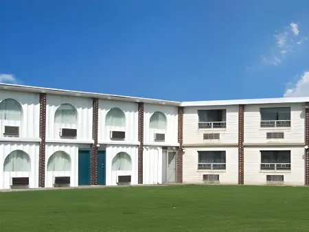 Harbor Inn Отели в г. Грейам Тауншип