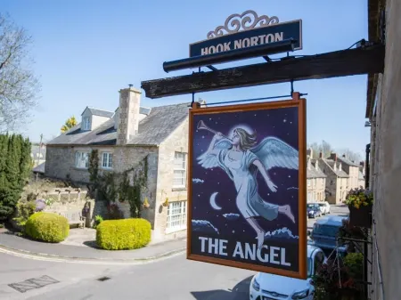 The Angel at Burford Отели в г. Alvescot