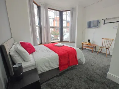 Campbells Guest House Hotels in Braunstone Town