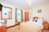 The Globe Inn Hotels in Strete
