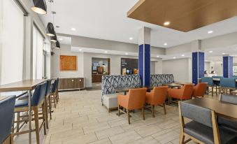 Holiday Inn Express & Suites Phoenix West - Tolleson