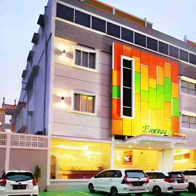 Emerald Hotel Hotel Exterior