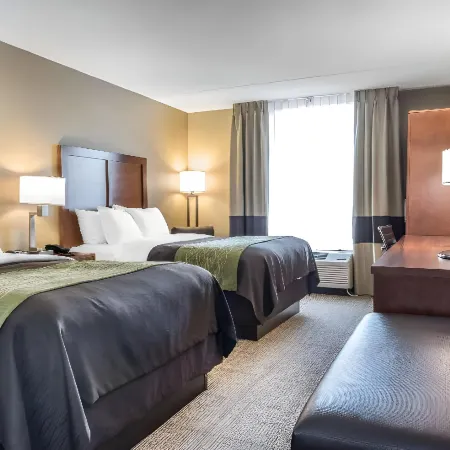 Comfort Inn & Suites Piqua-Near Troy-I75