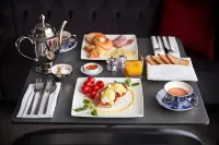 Square Townhouse - breakfast