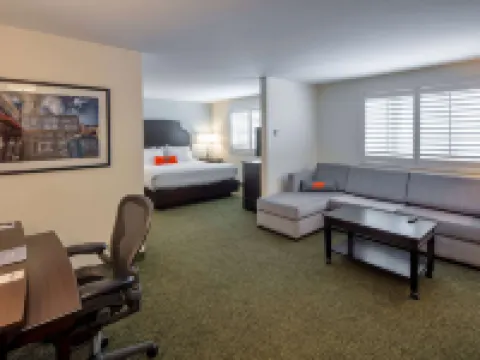 コレジアン ホテル & スイーツ トレードマーク コレクション バイ ウィンダム シラキュースのホテル