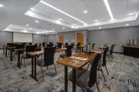 Embassy Suites by Hilton Detroit Metro Airport Hôtels à : Romulus