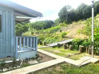 Maui Creek Bure's Tiny Home by the Creek! Hotels in Warwick
