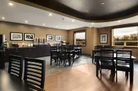 Ramada by Wyndham Cold Lake - breakfast