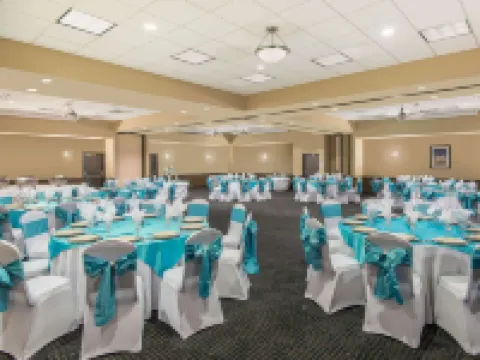 วินด์แฮมการ์เด้น เท็กซาร์แคนา โรงแรมในเท็กซาร์คานา