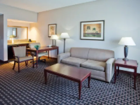 牛津-安妮斯頓歡朋套房酒店 牛津酒店