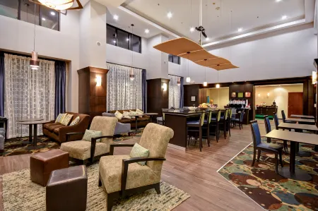 Hampton Inn & Suites Detroit-Canton