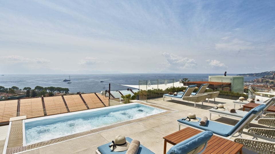 De Bonart Naples, Curio Collection by Hilton