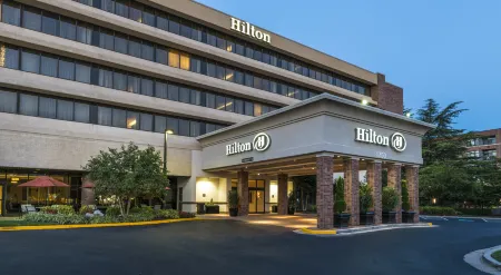 Hilton Washington DC/Rockville Hotel & Executive Meeting Center Отели рядом с достопримечательностью «Beanstalk»