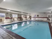 Quality Inn & Suites I-35 E-Walnut Hill Hotels in der Nähe von Freizeitpark Zero Gravity