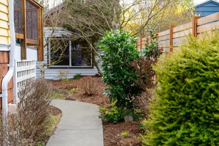 Ballard - Sunset Hill Guest House Отели рядом с достопримечательностью «Sakya Monastery of Tibetan Buddhism»