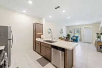 Peaceful Pondside Townhouse -Work from Home Ready! Hotels in Yulee