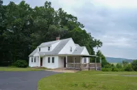 Peacefield: Farmhouse in the Shenandoah Valley
