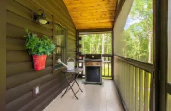 Cheerful Two Bedroom Cabin - 10 minutes to Camden!