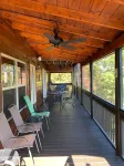L&D Mountain Retreat Cabin far from the Hustles and Bustles of the City