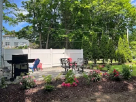 Cozy 3BR Home w/ Yard & Patio 5 min to Tanglewood