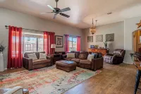 Desert Get-Away, with 2 King beds and 2 Twins!