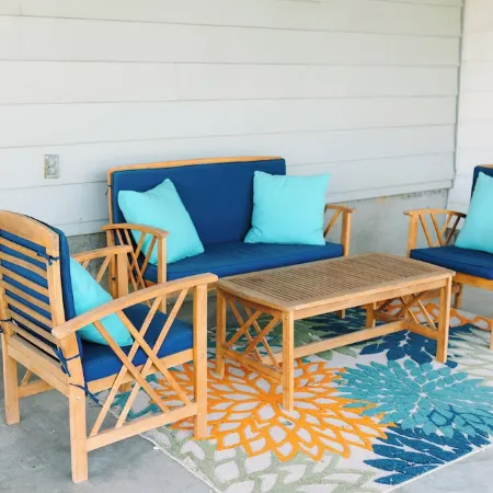 Molly's Place - Home in Kennewick with yard