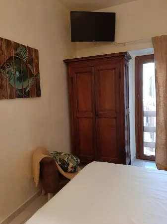 Renting a studio in Haute_Ville in Bonifacio Отели рядом с достопримечательностью «Office Municipal de Tourisme de Bonifacio»