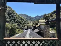 Panoramic Loft with Deck, Private Trails and Creek