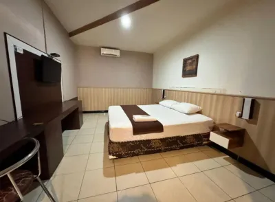 Wisma Madagaskar Hotels near PUSAT ARANG TANGKILING PKY