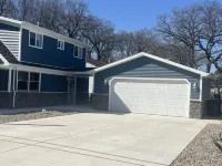 Lake view house with private pier lake access