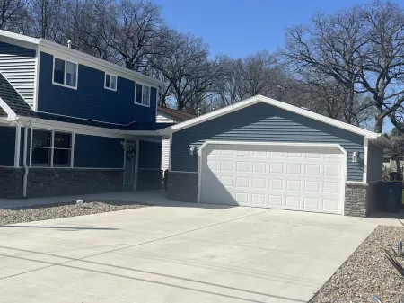 Lake view house with private pier lake access