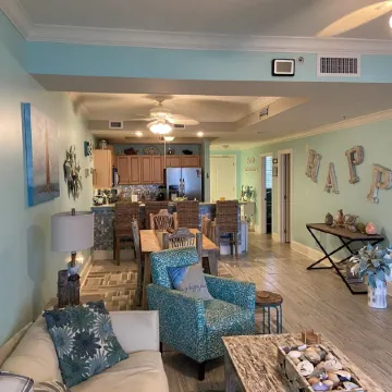 Family Friendly Beautiful Beach Front Unit!