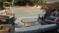 Riverfront Cottage Epic Walkable Location on River