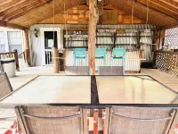 Waterfront home on Eufaula - WHITE SANDY BEACHES and amazing outdoor patio/bar!