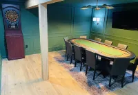 Fairway Getaway-by Whistling Straits, Golf sim/Theater Room, ZenDen &Poker Room! Hotels in Sheboygan