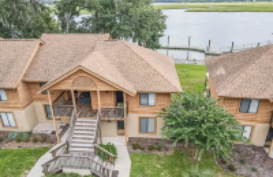 Beaufort's Blue Heron Hideaway on Battery Creek