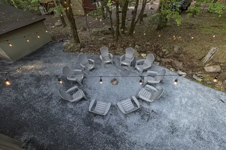 5Bedrooms Bigb&JackFrost Ski MTS,Firepit,Hottub,Linens!!