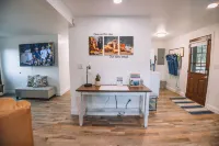 Grandma’s Place - Steps from Downtown Sugarcreek Hotels in Sugarcreek