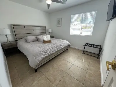 Relaxing 3 bedroom villa with pool and spa