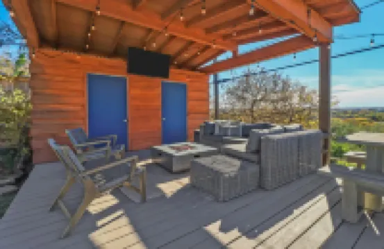 Private Pool Oasis with Gorgeous Views Minutes from TCU & Dickies Arena