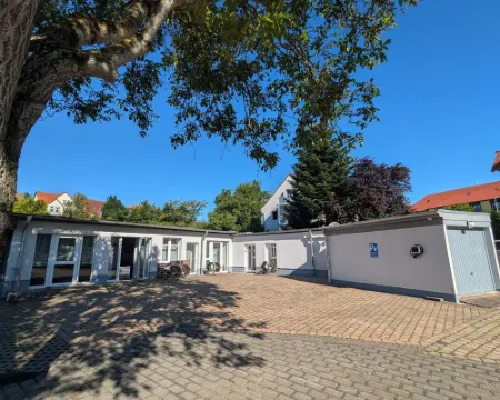 Unsere Neuerbaute Ferienwohnung "orangerie" Befindet Sich Direkt am Schloßpark Hotels in Gotha
