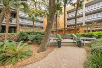 2024 Remodeled- OCEANFRONT! Exceptional BEACH VIEW! 2BR/2BA Luxury Villa Hotels near Roy Barth Tennis Center