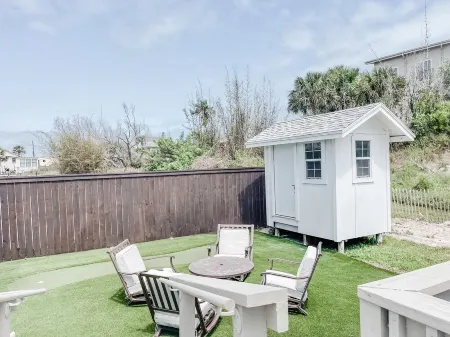 Dune Our Thing - Private Beach Cottage in heart of Old Town with Heated Pool