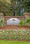 Comfy condo on the 17th green of True blue, min’s  to beach, shops & great food