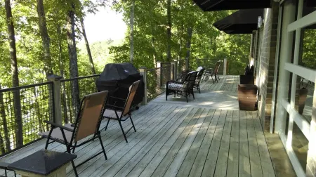 Little's On The Lake - A Contemporary Retreat On Smith Lake - Avl Pontoon Rental