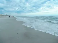 5BR 5BA w/ Hot Tub, ample Parking, 2 Blocks from Beach, Boardwalk & Downtown!