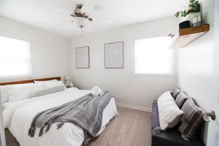 Exclusive Spread | 3 Miles to Downtown | Sleeps 5