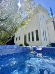 Cozy Beaufort Home with Hot Tub and Boat Driveway