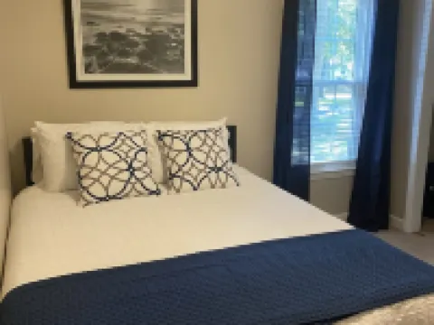 4 bedrooms, Simpsonville, family-friendly, great fenced back yard with fire pit Hotels in Simpsonville