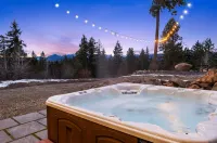 Huge game room, Hot tub, Sleeps 16+ with Bonus loft, ATV Snowmobile Trails